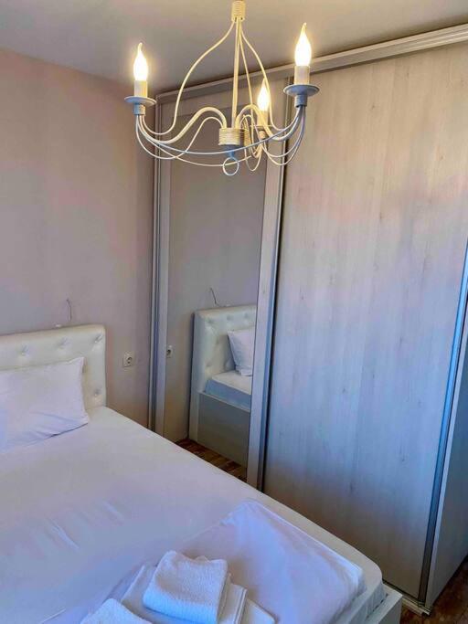 Stylish Magenta Apartment - Terrace & Free Parking Sofia Exterior foto